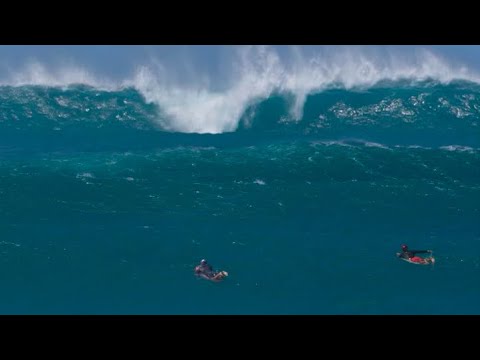 PIPELINE GOES XXL! FIRST SWELL OF THE SEASON