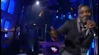 David Guetta feat. Akon - Sexy Bitch - Live on Lopez Tonight David Guetta feat. Akon - Sexy Bitch - Live on Lopez Tonight
