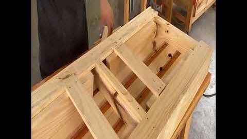 Smart recycled pallets - Space saving folding tables and chairs