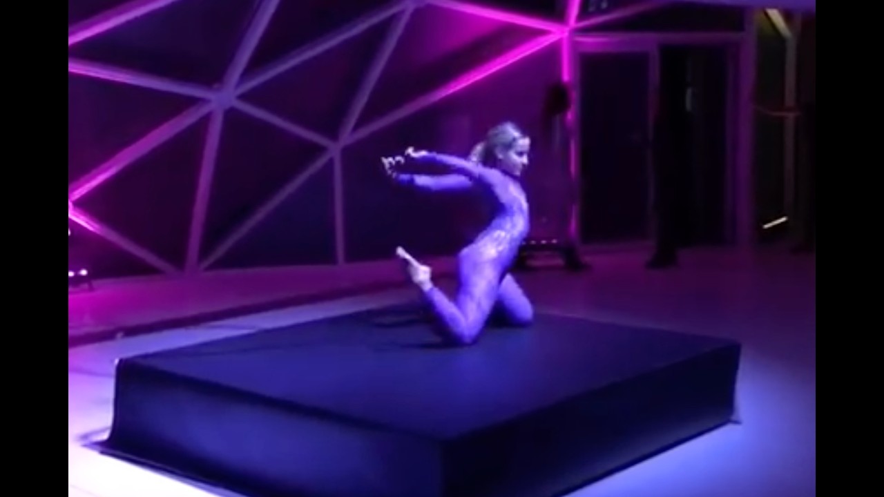 Italian Contortionist 