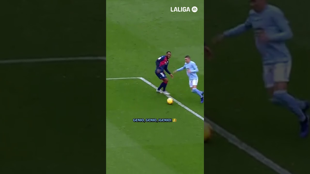 Our birthday boy 🐐🎂 IAGO ASPAS #LALIGAHighlights