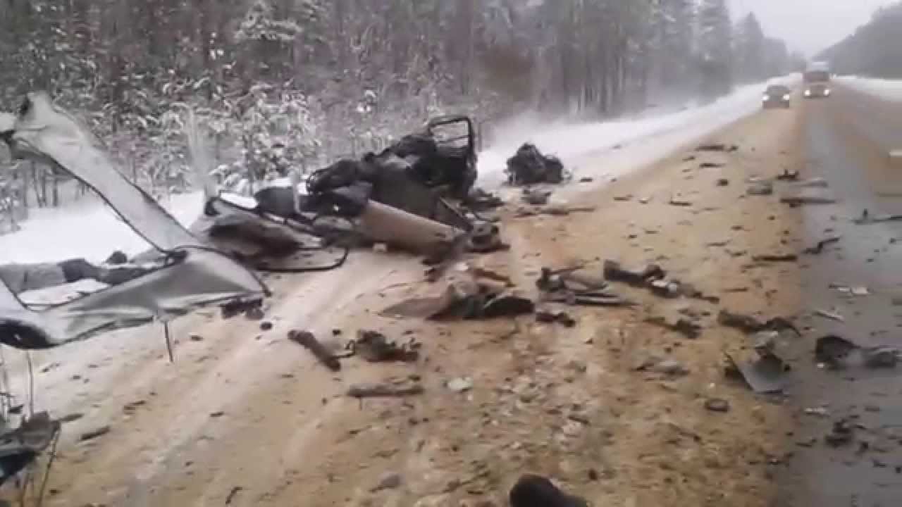 ДТП под Пустошкой БМВ 745I и Сканией R420 452-м км автодороги Санкт ...