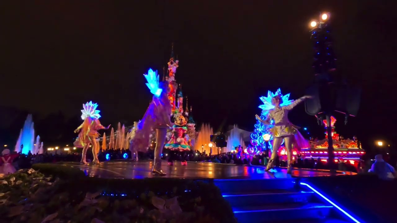 Shine a light Disneyland Paris Christmas parade