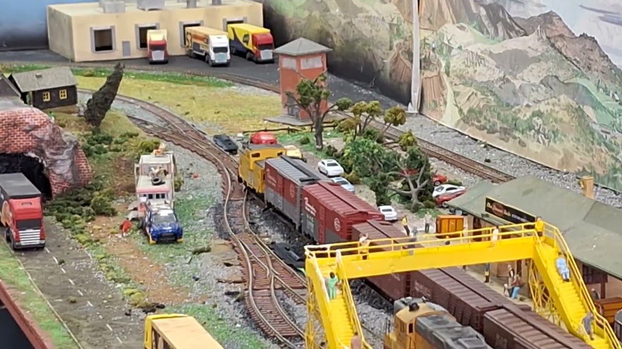 GP - 15 + GP - 9M : VAGÕES FECHADOS 40 PÉS 
