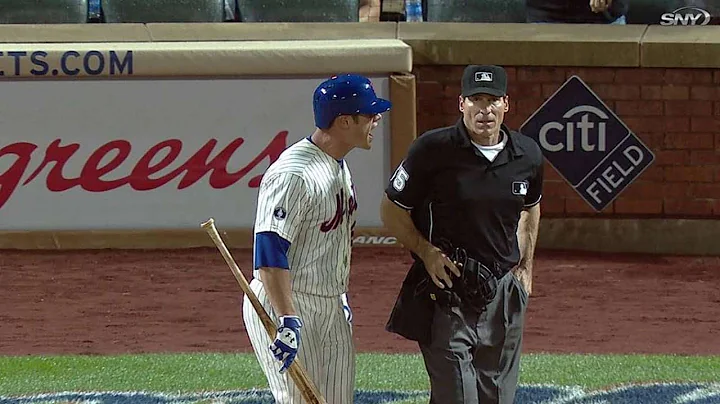 MIL@NYM: Recker gets ejected, breaks bat