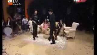 iSMAiL YK nin mükemmel YABANCI DiL BiLGiSi (ibo show 2008)