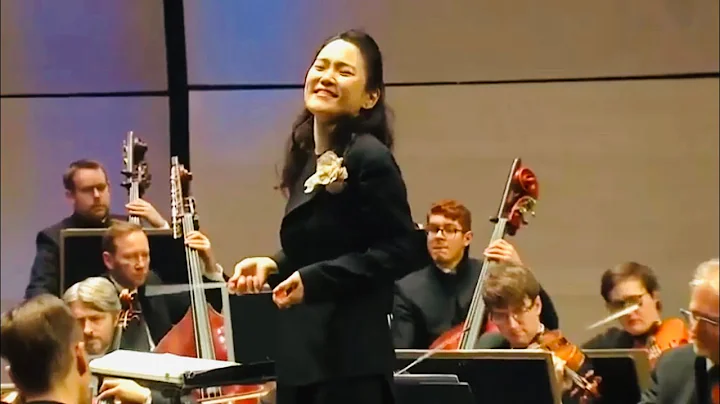 Han-Na Chang conducts Dvok 9 from the New World