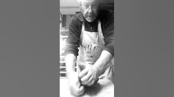 QUICK TIP 11 : Spiral kneading with Simon Leach