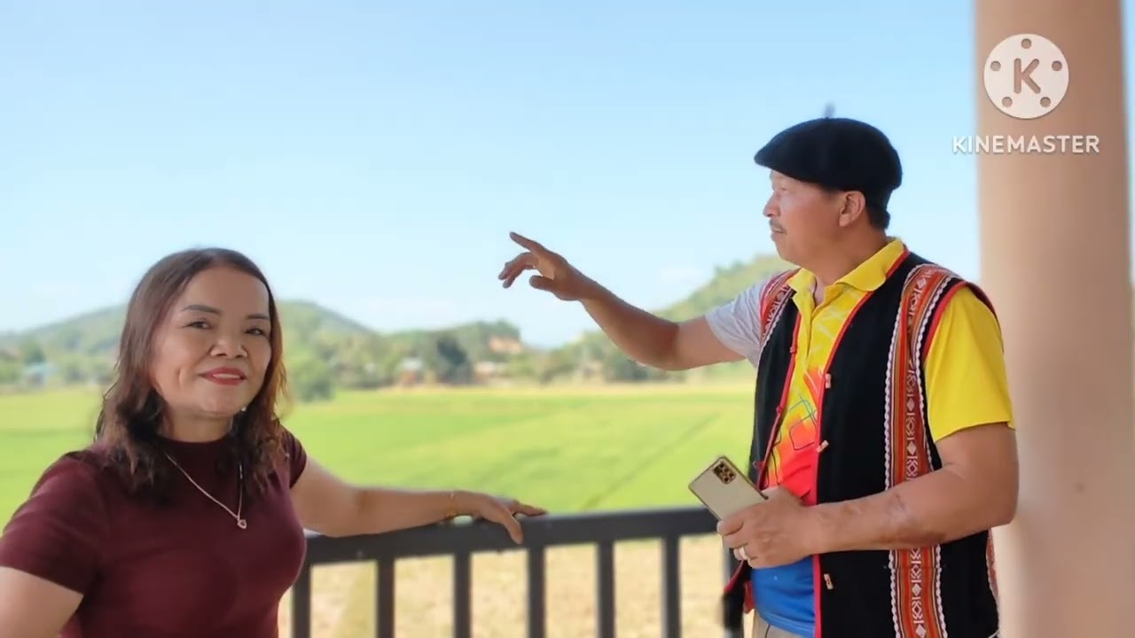 Hồng Tưới & Apớ hát tại nhà sàn lẽ hội Phước Cát 