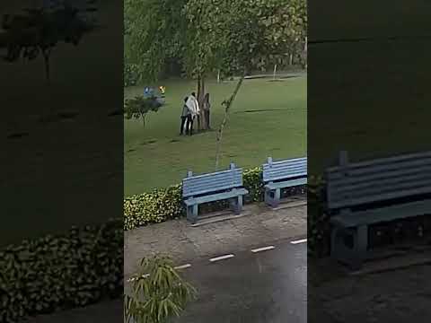 أحذر يجب إغلاق الهاتف عند وجود البرق موت ٤ اشخاص من البرق