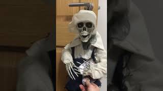 LED animated talking skeleton light up eyes and moving head