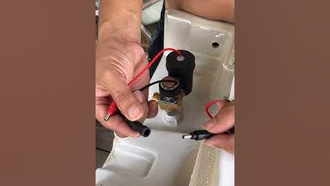 Bồn tiểu nam cảm ứng sinleethaialnd