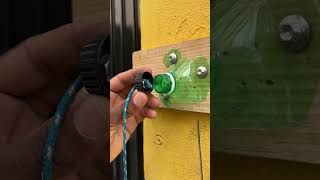 Prendedor com gargalo de garrafa para varal #BrasilCriativo #DicaUtil #Reaproveitamento