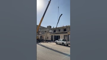 Lifting safety | Never stand under suspended load 👷‍♂️