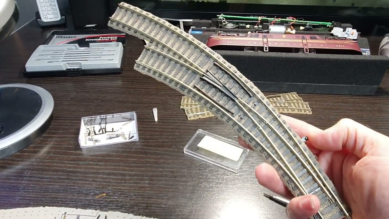 Fleischmann 6175 R curved point repair, GG1 repair - YouTube