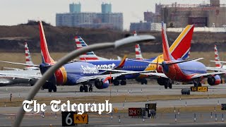 video: US air travel resumes but thousands of flights delayed after planes grounded