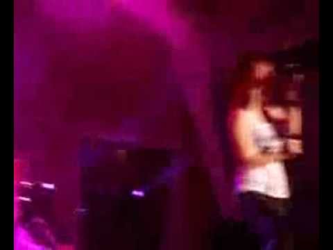 Paramore singing DECODE