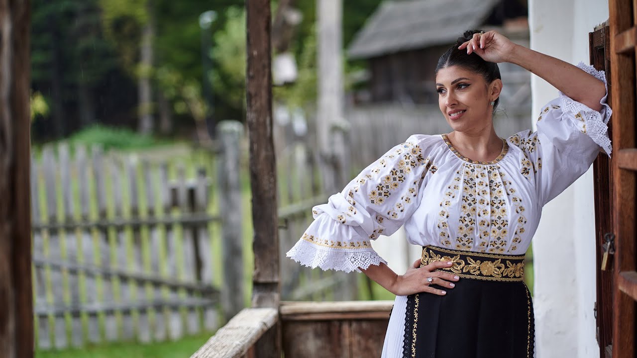 Ana Gabor - Răsai lună în toată sara | Videoclip Oficial