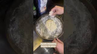 massinha de pizza caseira saindo por aqui