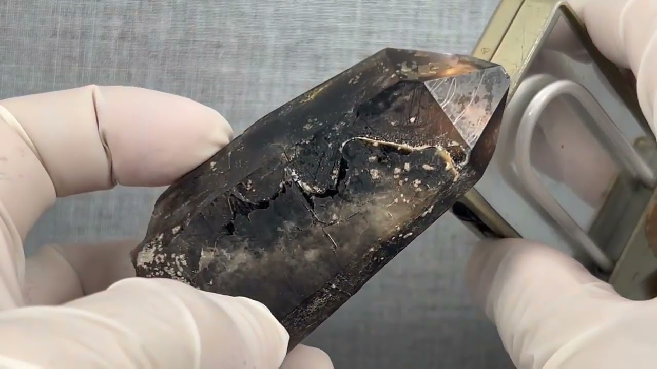 山東省産モリオン（黒水晶） 130.4g - パーフェクトストーン PERFECT STONE