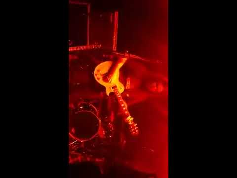 BAD APPLES - TAK KAN BERUBAH