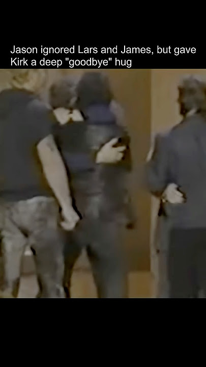 Jason's goodbye hug to Kirk Hammet #metallica #jasonnewsted #kirkhammett #jameshetfield #larsulrich