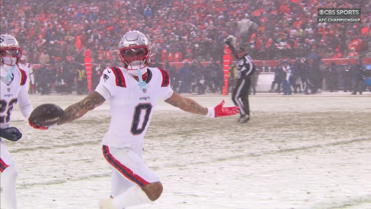 Gonzalez INT in a SUPER moment!