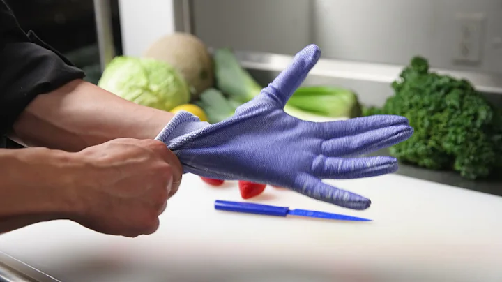 Mercer Culinary® Cut Resistent Gloves