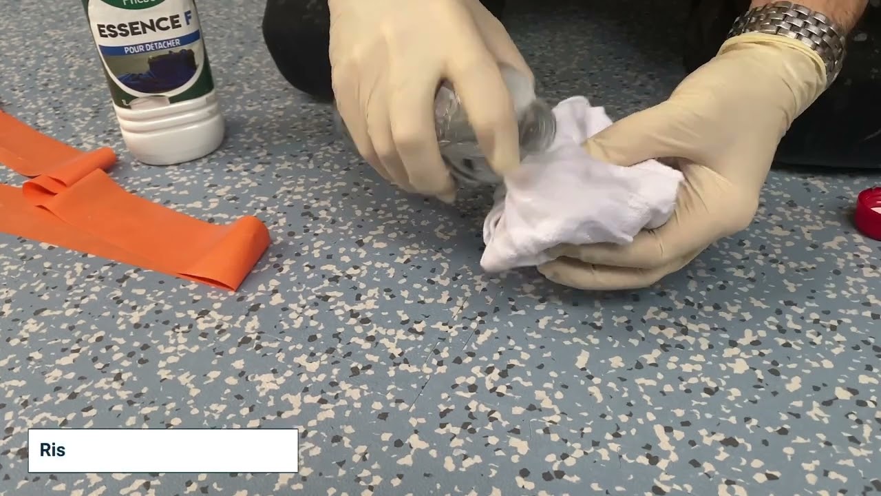 Come rimuovere i residui di colla lasciati dal nastro adesivo sulla superficie iD Tilt