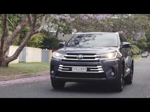 Video: Helen Reviews the Toyota Kluger Grande - MoM.Review