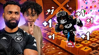 MY SON HELPED ME WITH THE KEYBOARD PARKOUR IN ROBLOX