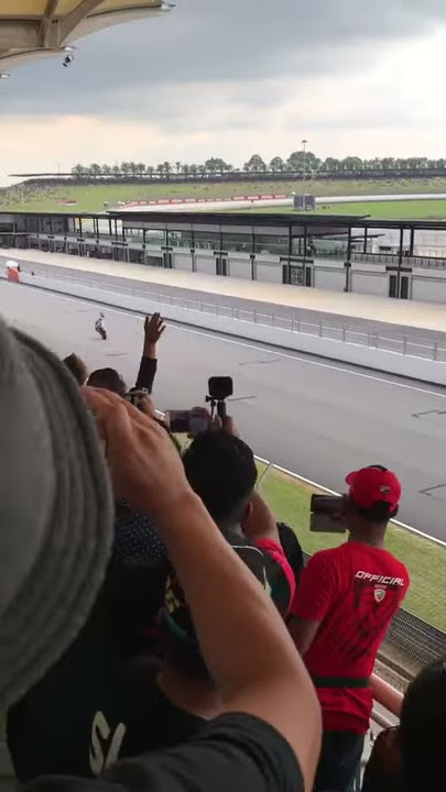 2017 MotoGP Moto2 Malaysia Sepang Hafizh Syahrin Wheelie