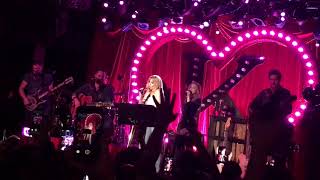 Kylie Minogue - Promo Golden Tour Barcelona - All The Lovers (Live)