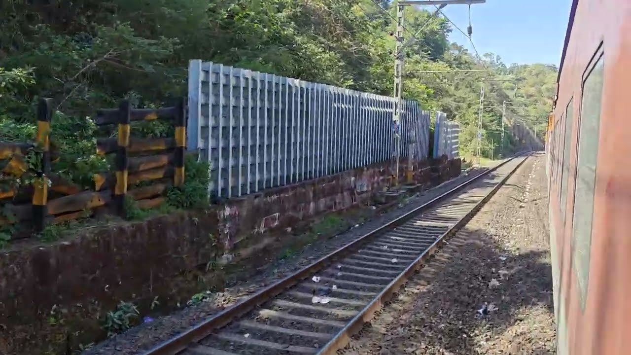 LHB TRACK SOUNDS IN GHAT SECTION #indianrailways #railway #lhb #irctc #travel 