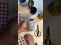 Ein schönes Oster-DIY aus alten Dosen & unserer selbstklebenden Flockfolie🌸