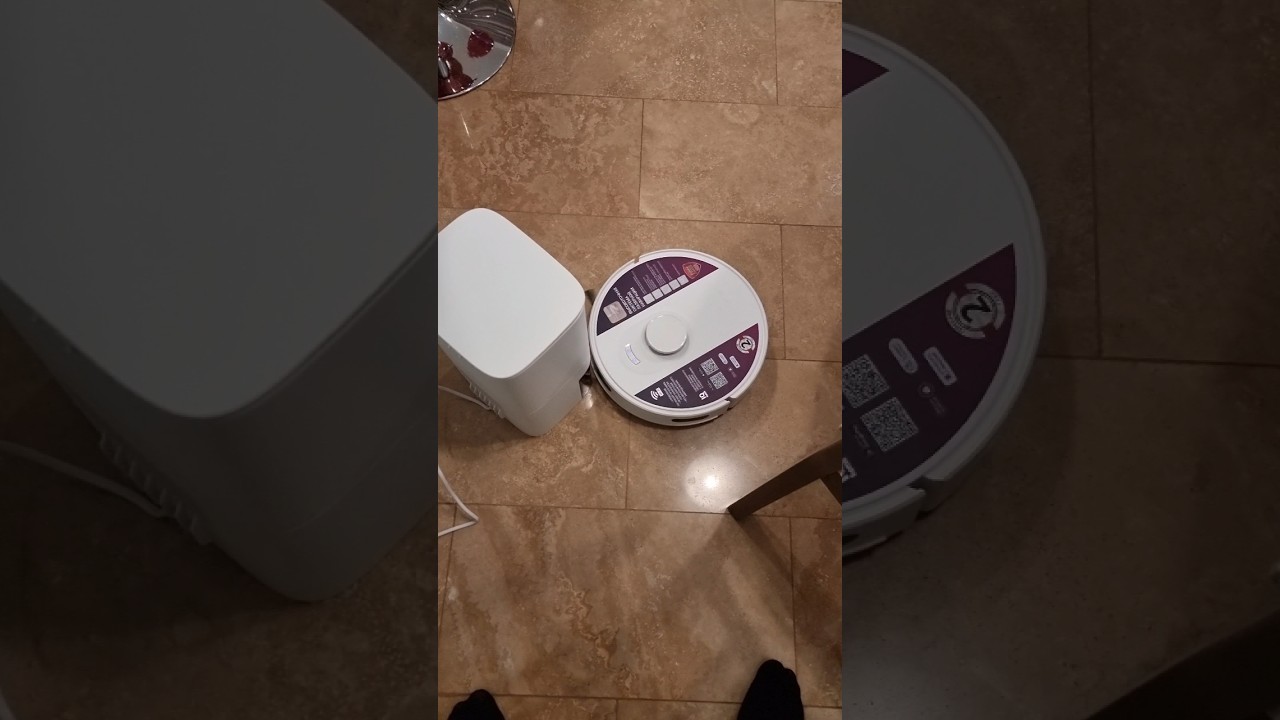 Робот пылесос Поларис со станцией сбора мусора 