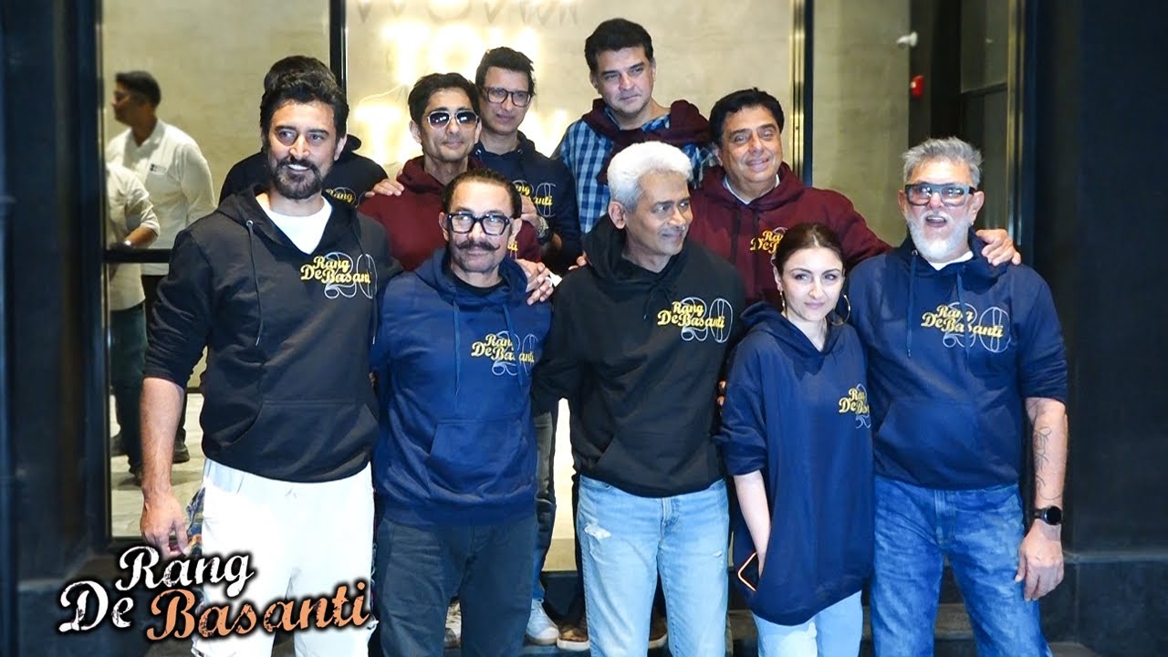 Актерский состав Ранг Де Басанти празднует 20-летие со дня завершения съемок | Аамир Кхан, Кунал,...
