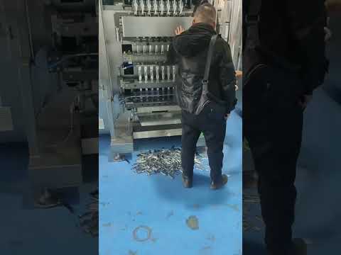 يأتي العميل إلى المصنع من أجل سكرماكينة تصنيع اصابع السكر أصابع ماكينة تعبئة وتغليف ستيك سكر