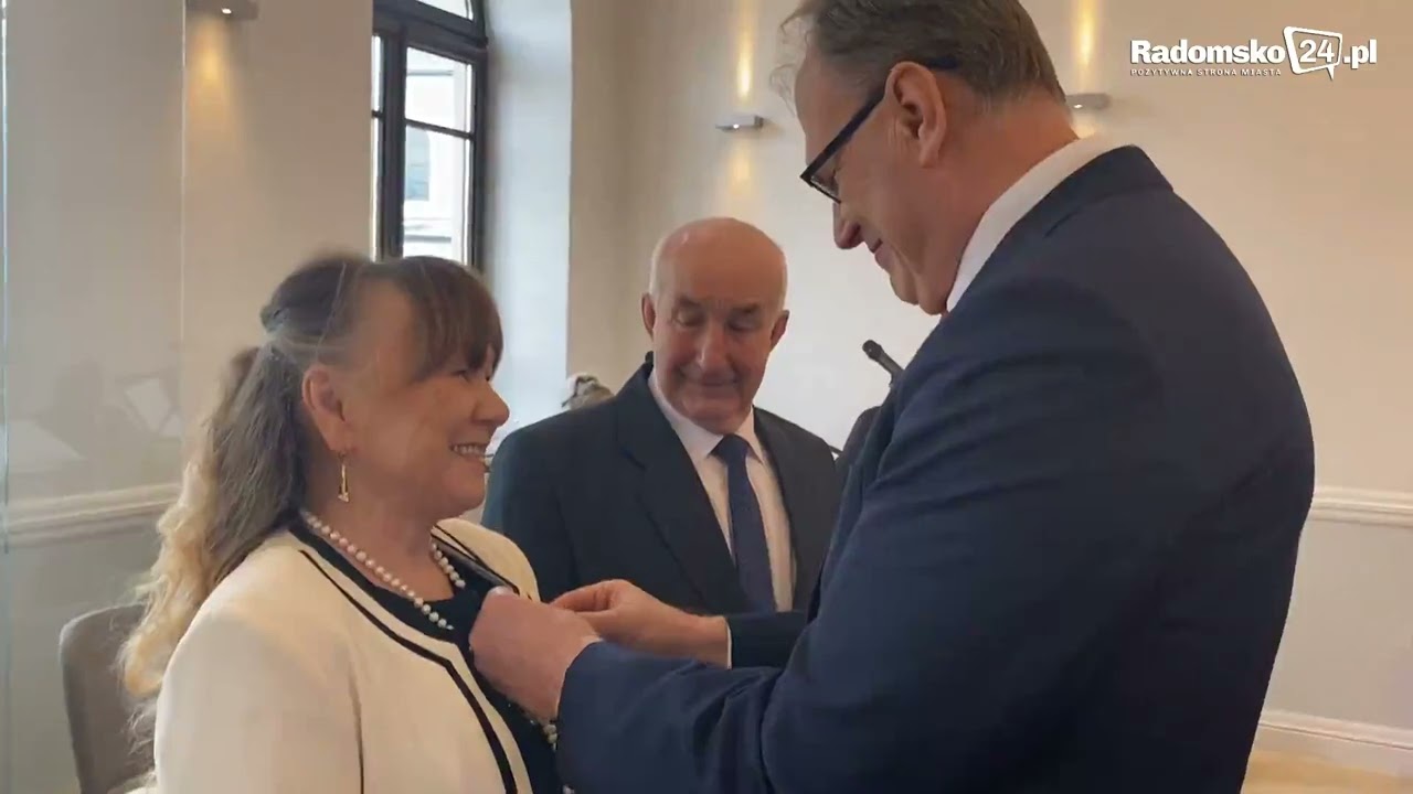 W USC w Radomsku  odbyła się uroczystość wręczenia Medali za Długoletnie Pożycie Małżeńskie