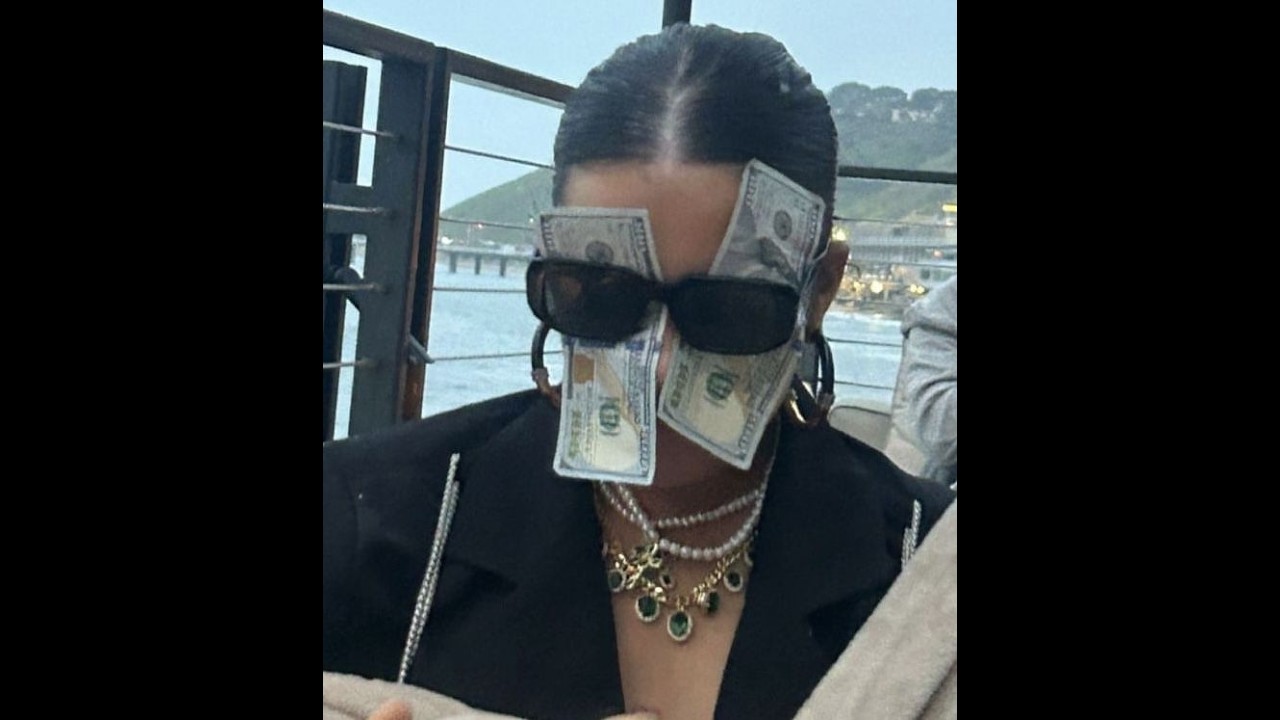 !FREE VonOff1700 Sample Type Beat - Beez In The Trap