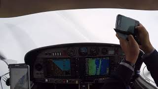Flight between 2 cloud layers DA42