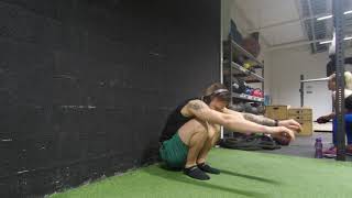 Jarruttava Kellahduskyykky, Kapeneva Jalkojen Leveys