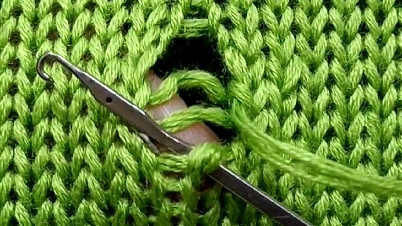 The Easy Way to Perfect Repair Holes in Knitted Sweaters - YouTube