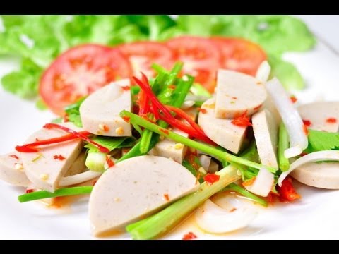 Spicy White Pork Sausage Salad (Yum Mor Yor)