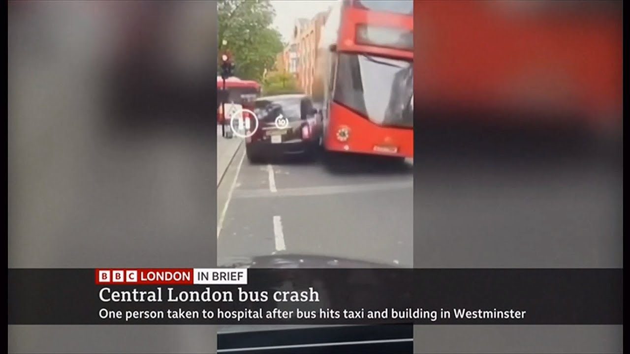 Another bus crash in London - hitting a taxi & dental clinic (UK) 8/Oct/2025