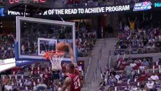LeBron James Throws Down an Amazing Windmill Jam