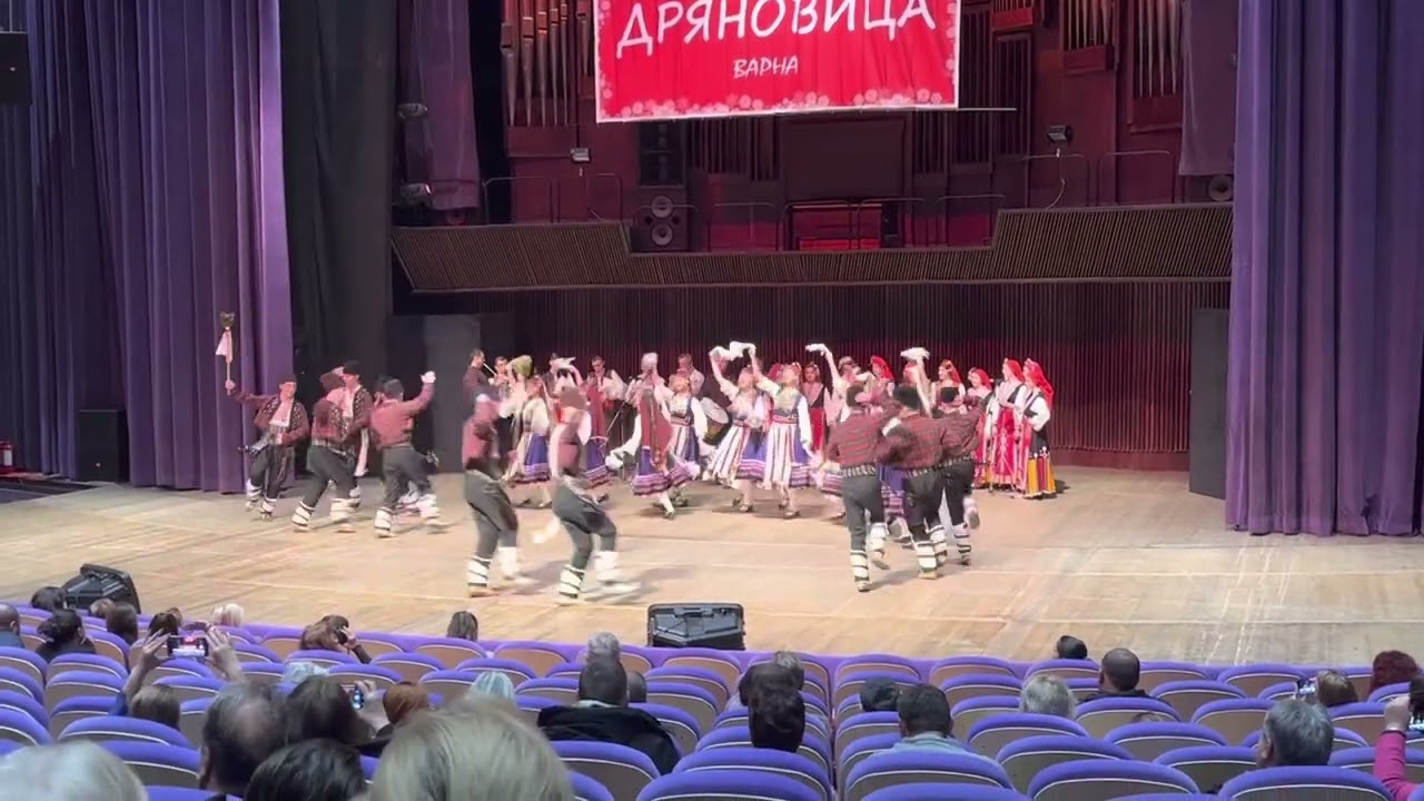 Фолклорен ансамбъл Гергана- Калгамашки танц