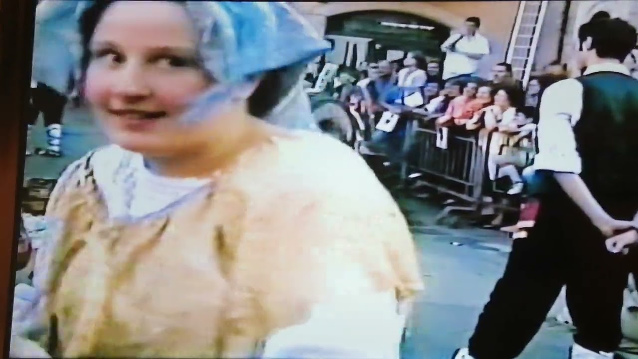 arpino(FR) tradizione del gonfalone 1998 video Mario marrano 1parte