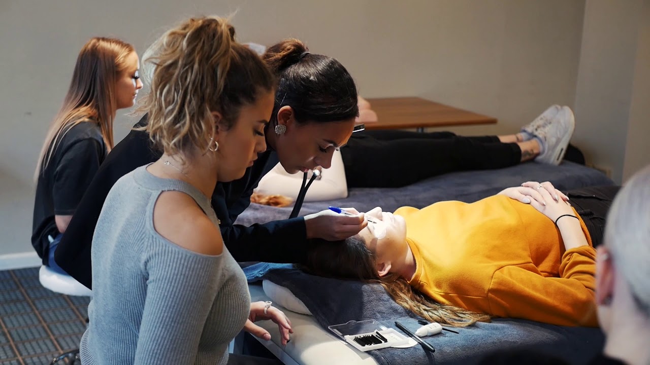 Eyelash extension training - YouTube