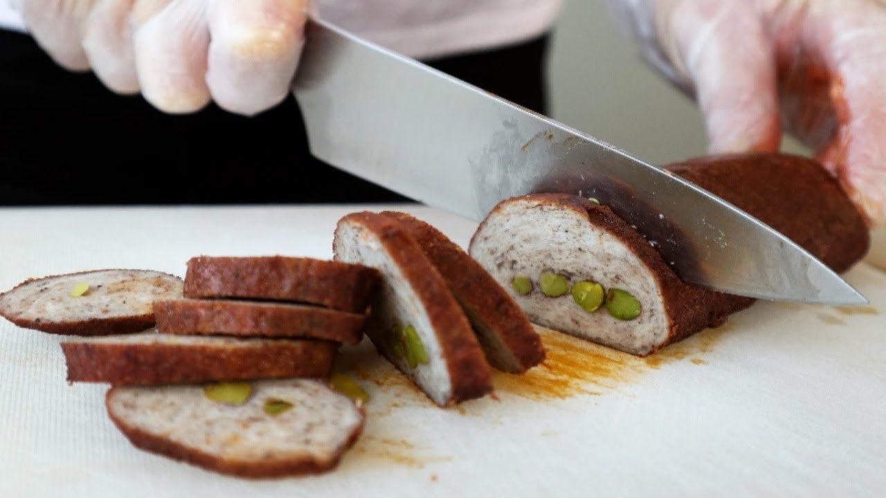 طريقه عمل المرتديلا من صدر الدجاج والمحشيه بالفستق الحلبي جربوها واعطو رايكم